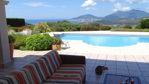 Bastelicaccia villa de plain pied 5 pièces 203m2 avec piscine et vue mer Bastelicaccia (20129)