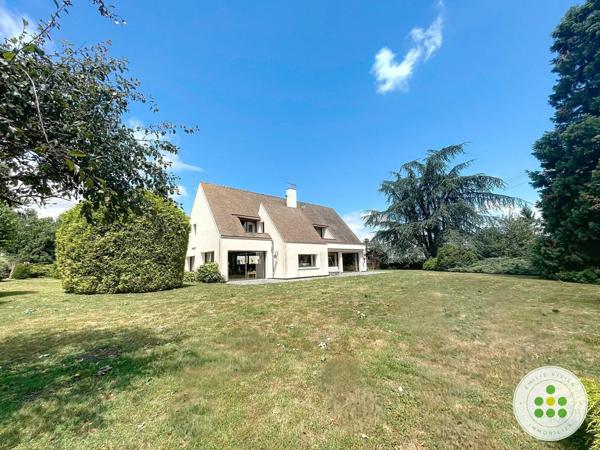 Maison 8 pièces - 330 m²