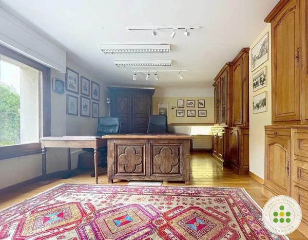 Maison 8 pièces - 330 m²