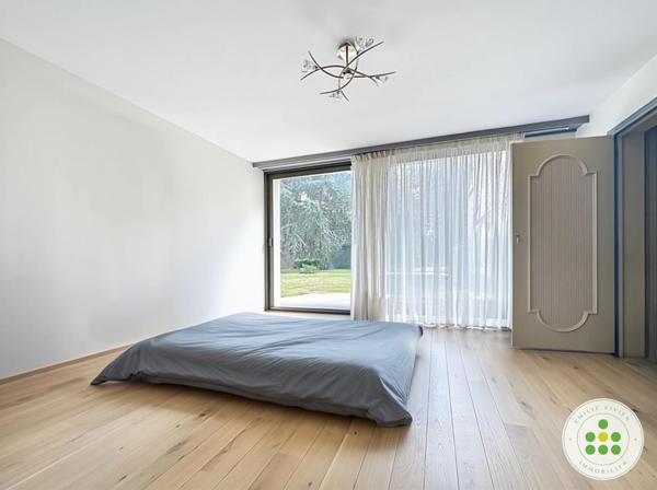 Maison 8 pièces - 330 m²