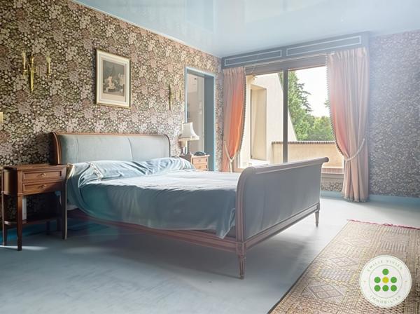 Maison 8 pièces - 330 m²