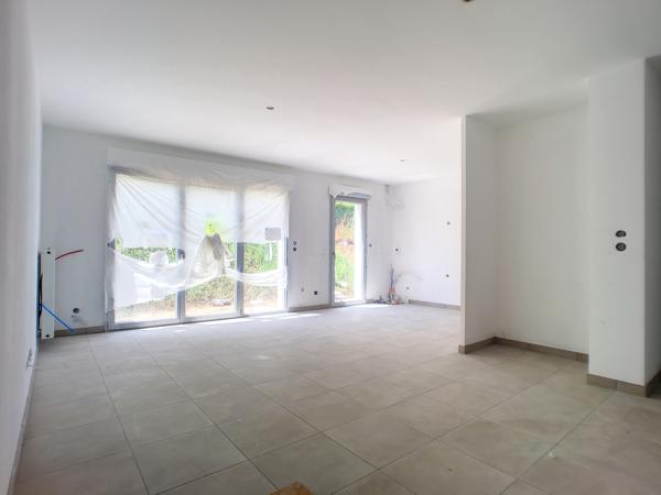 Trévoux (01600) Appartement Duplex, Rez de jardin 2 chambres et coin bureau