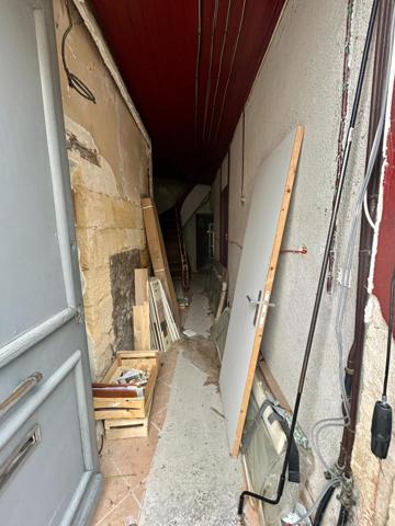 Immeuble 150 m2 Un local commercial + 2 logements