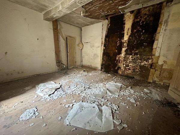 Immeuble 150 m2 Un local commercial + 2 logements