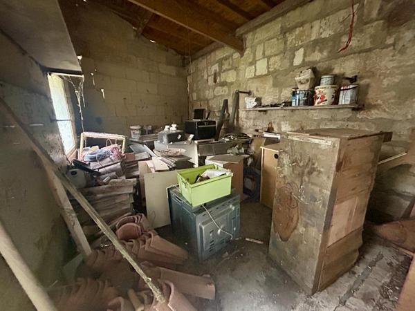 Immeuble 150 m2 Un local commercial + 2 logements