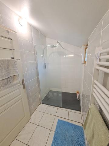 Maison de plain-pied avec jardin – Saint-Yzan-de-Soudiac