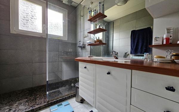 Maison à vendre    5 pièces • 188,41 m2 Saint-Étienne