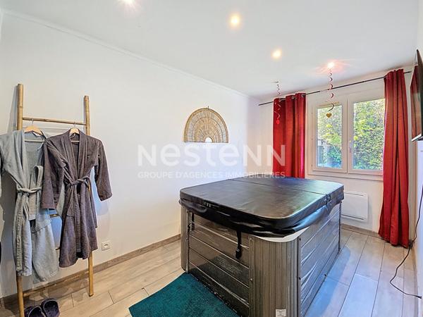 Maison familiale de plain pied, 3 chambres avec garage et jardin, secteur Corvées