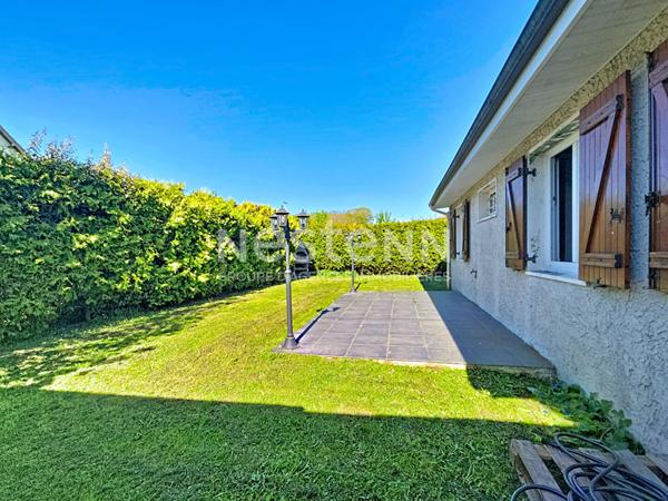 Maison familiale de plain pied, 3 chambres avec garage et jardin, secteur Corvées