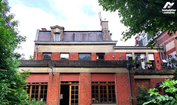 Maison bourgeoise de 255 M² avec appartement T4 loué de 110 M² - 418 000 €