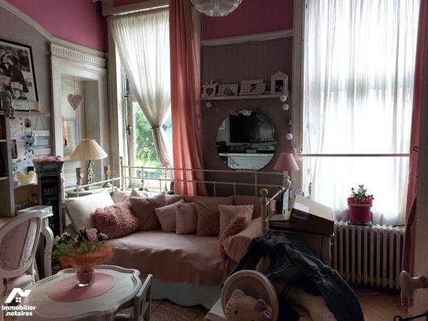 Maison bourgeoise de 255 M² avec appartement T4 loué de 110 M² - 418 000 €