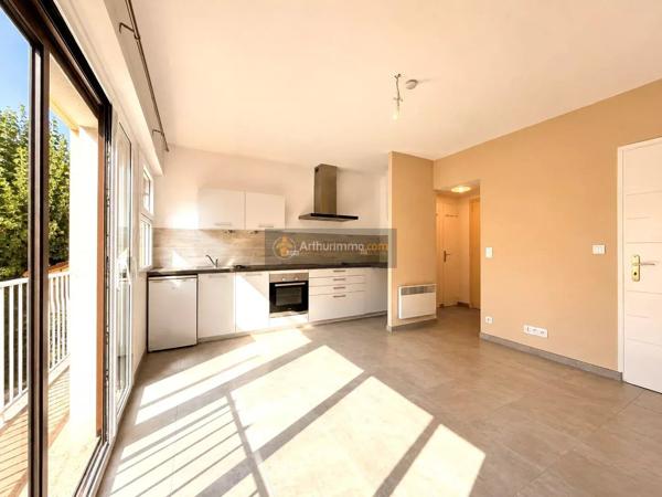 Vente                                                      Appartement
                        
                     1 pièces                      26 m2                     à Saint-Raphaël