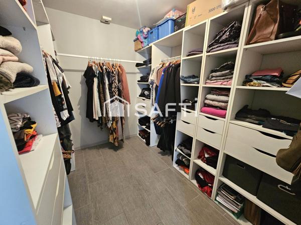 Maison plain-pied 4 chambres 182 m² + 80 m² de garage.