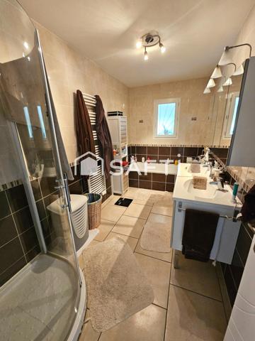 Maison plain-pied 4 chambres 182 m² + 80 m² de garage.