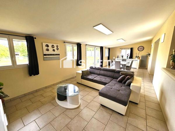 Maison plain-pied 4 chambres 182 m² + 80 m² de garage.