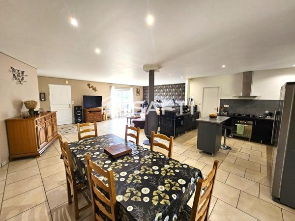 Maison plain-pied 4 chambres 182 m² + 80 m² de garage.