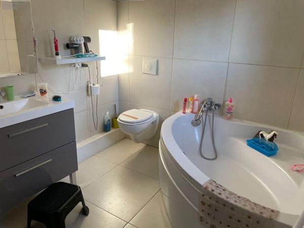 Maison individuelle à vendre à Pierrevert dans les Alpes-de-Haute-Provence (04860), ref : 025/1923