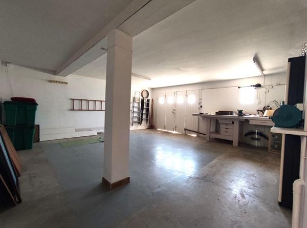 STOP AFFAIRE Centre ville Maison La Londe Les Maures  4 pièces +Grand Garage