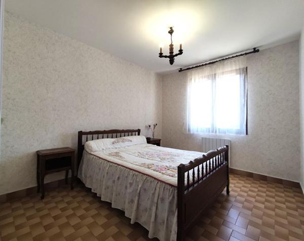 STOP AFFAIRE Centre ville Maison La Londe Les Maures  4 pièces +Grand Garage