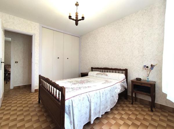 STOP AFFAIRE Centre ville Maison La Londe Les Maures  4 pièces +Grand Garage