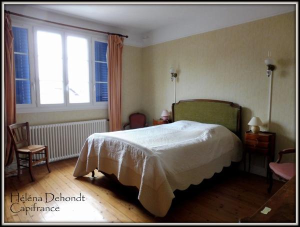 A vendre cette charmante maison de ville de 176 m² environ avec un jardin clos - Neufchâtel en Bray.