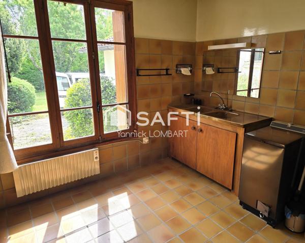 Maison familiale de 218 m² habitables sur 3000 m² de terrain arboré