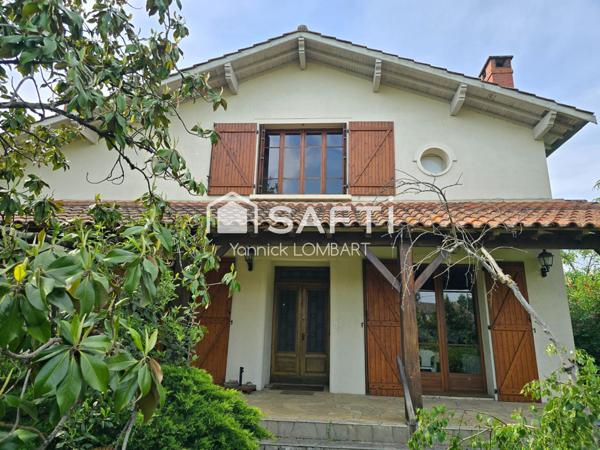 Maison familiale de 218 m² habitables sur 3000 m² de terrain arboré