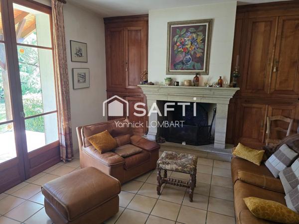 Maison familiale de 218 m² habitables sur 3000 m² de terrain arboré