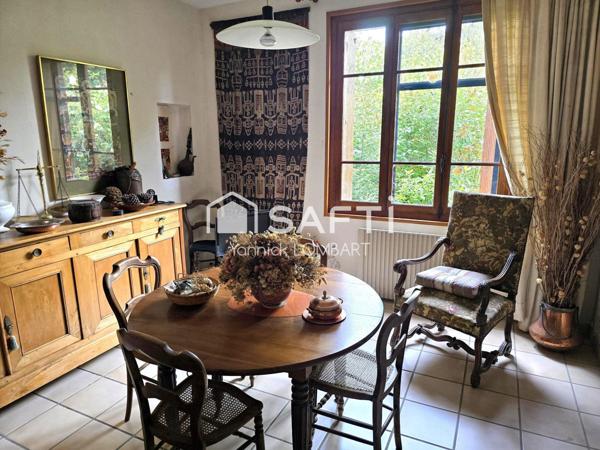 Maison familiale de 218 m² habitables sur 3000 m² de terrain arboré