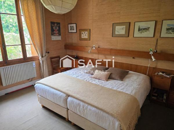 Maison familiale de 218 m² habitables sur 3000 m² de terrain arboré