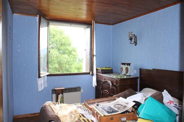 Maison  avec deux appartements, garage et jardins