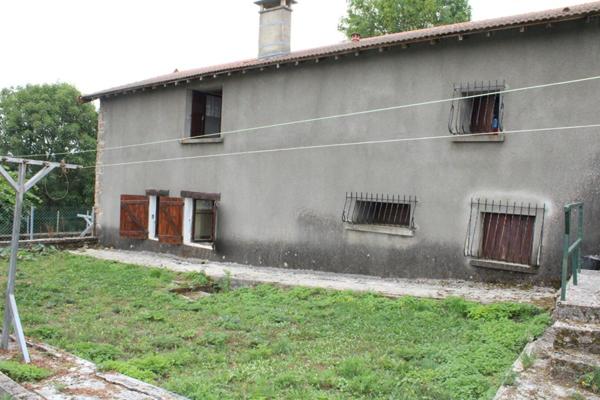 Maison  avec deux appartements, garage et jardins
