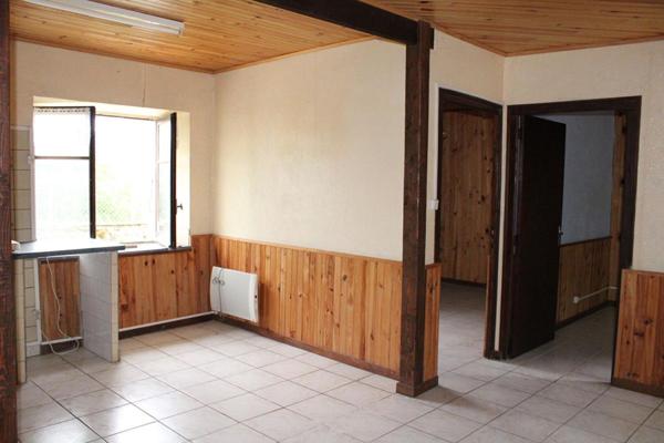 Maison  avec deux appartements, garage et jardins