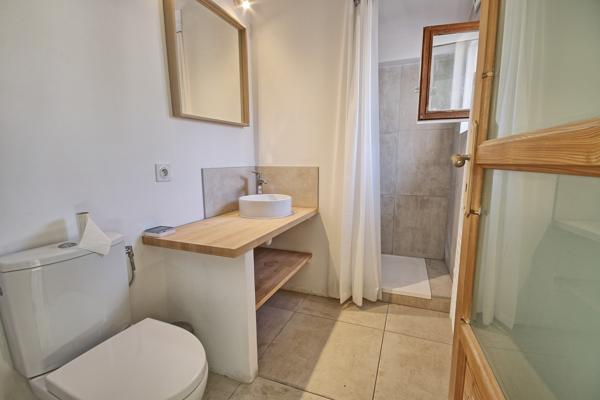 Bacalan – Maison en pierre 147 m² au sol – Jardin, piscine et garage