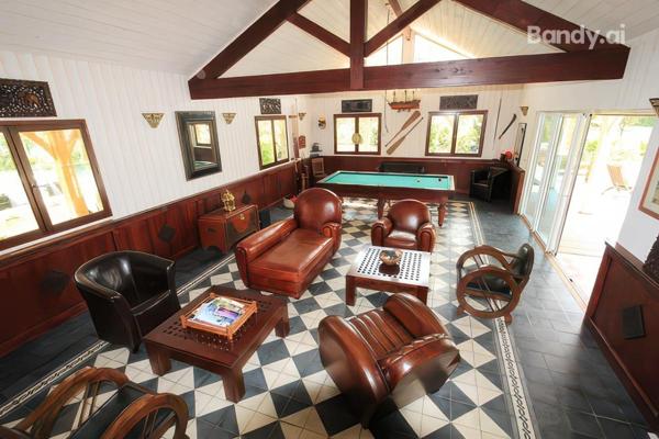 Magnifique villa contemporaine au coeur d'un jardin tropical