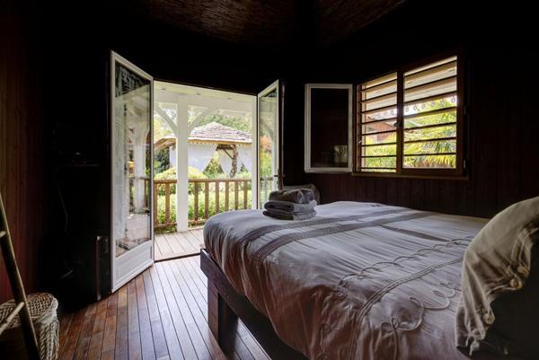Magnifique villa contemporaine au coeur d'un jardin tropical