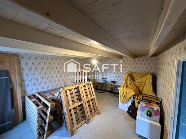 BEL ENSEMBLE IMMOBILIER COMPOSE DE 2 MAISONS EN PIERRE / TERRAIN CONSTRUCTIBLE  A  AIFFRES !