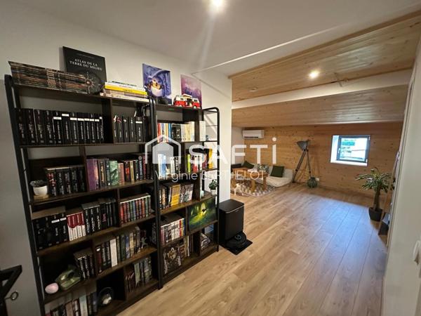 BEL ENSEMBLE IMMOBILIER COMPOSE DE 2 MAISONS EN PIERRE / TERRAIN CONSTRUCTIBLE  A  AIFFRES !