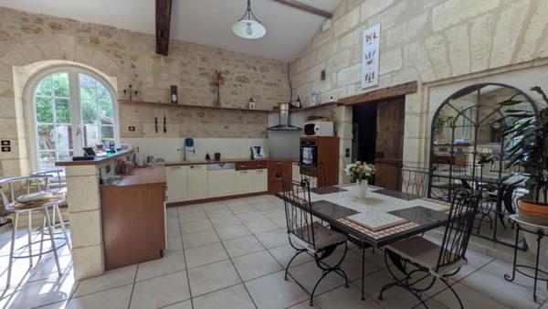 Maison à vendre 7 pièces de 245 m²