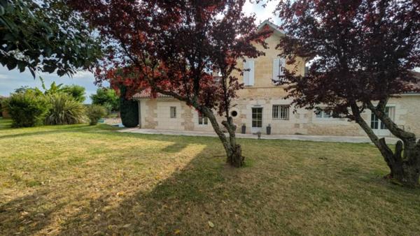 Maison à vendre 7 pièces de 245 m²