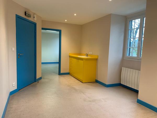A Louer bureaux  profession libérale  Quintin centre