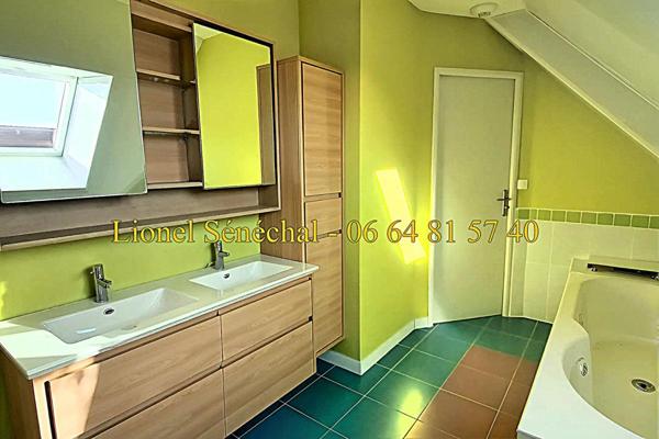 Maison lumineuse et peu énergivore de 8 pièces de 150 m2 (170 m2 au sol) sur une parcelle de plus de 600 m2