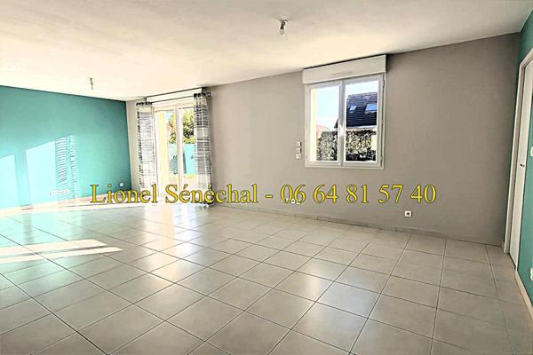 Maison lumineuse et peu énergivore de 8 pièces de 150 m2 (170 m2 au sol) sur une parcelle de plus de 600 m2