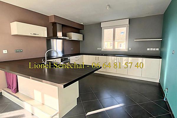 Maison lumineuse et peu énergivore de 8 pièces de 150 m2 (170 m2 au sol) sur une parcelle de plus de 600 m2