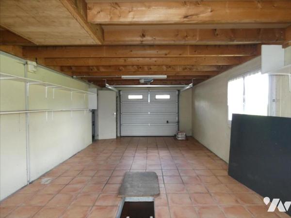CHATEAUNEUF DU FAOU- Maison sur grand terrain