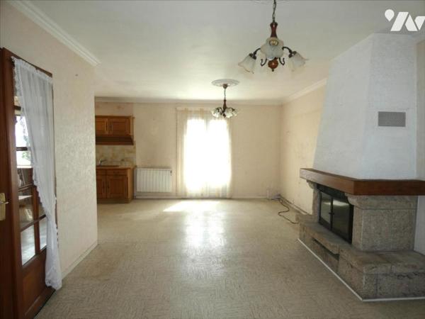 CHATEAUNEUF DU FAOU- Maison sur grand terrain