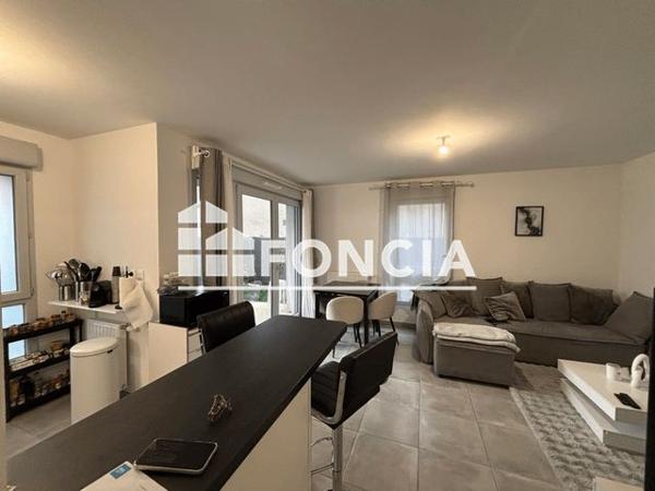 Location Appartement 2 pièces 47.73 m² - 41 RUE PARMENTIER Venissieux 69200