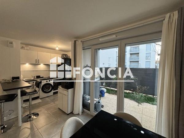 Location Appartement 2 pièces 47.73 m² - 41 RUE PARMENTIER Venissieux 69200