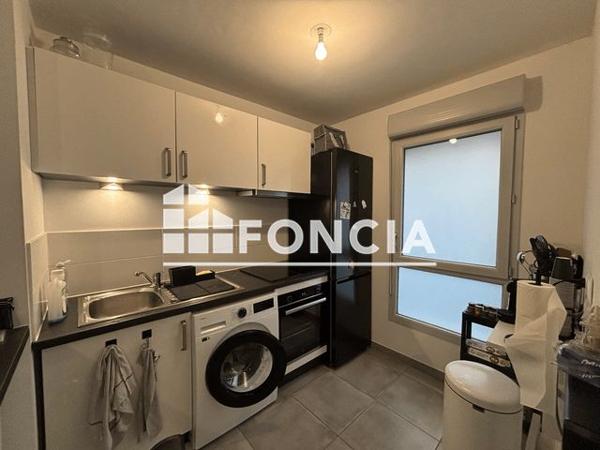 Location Appartement 2 pièces 47.73 m² - 41 RUE PARMENTIER Venissieux 69200