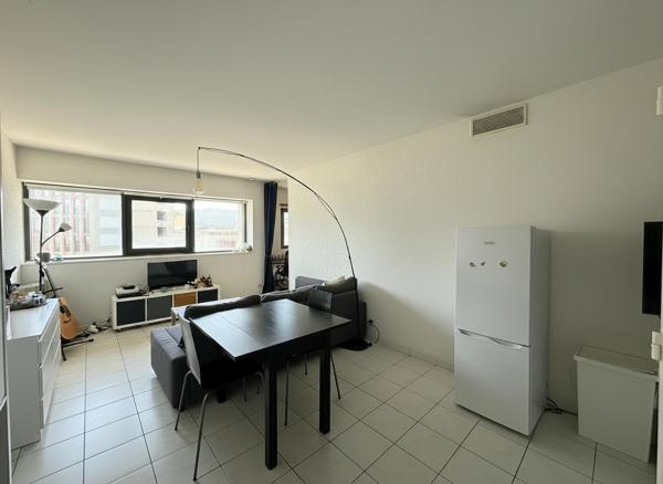 Appartement 2 pièces récent à vendre à Marseille Timone